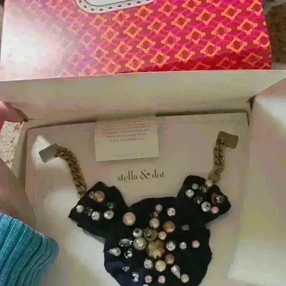 Stella and dot The French twist statement necklace - Picture 11 of 16